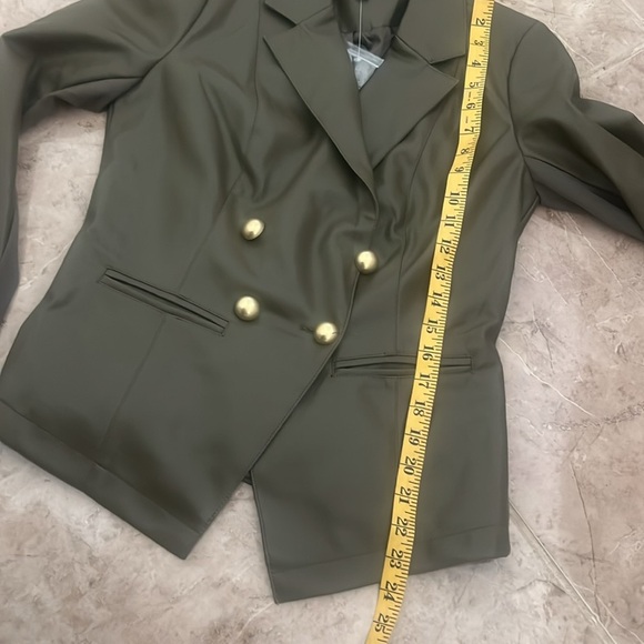 G by Giuliana Olive Blazer Jacket Size XS
(NWOT) - Picture 5 of 9